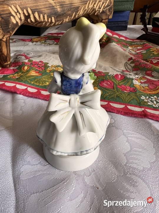 Porcelana Vintage dziewczynka Bytom sprzedam