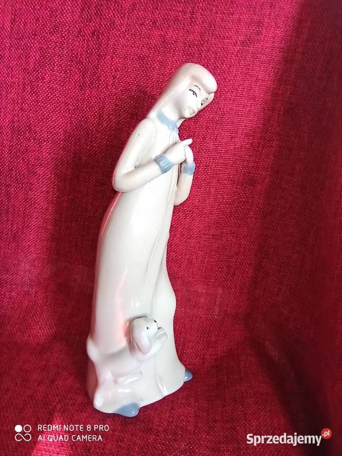 Figurka dziewczynki z pieskiem
Śliczna i Gdańsk