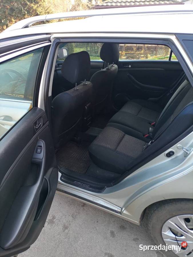 Toyota Avensis T25 18 benzyna Radwanice sprzedam
