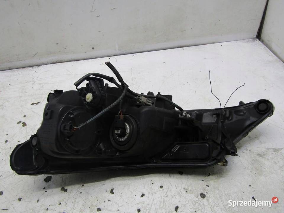 LAMPA PRZEDNIA PRAWY PRZÓD TOYOTA RAV4 IV