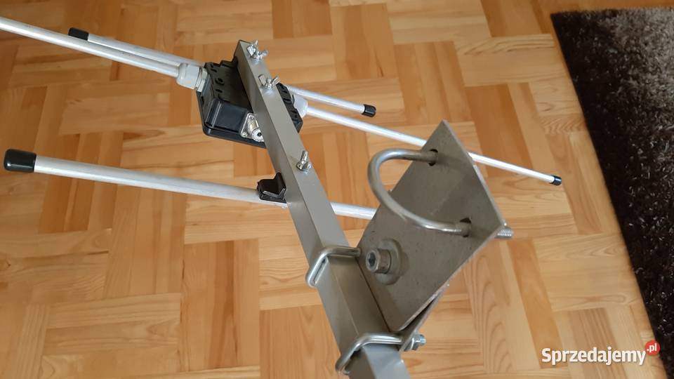 Mobilna antena UHFVHF do nasłuchu satelitów