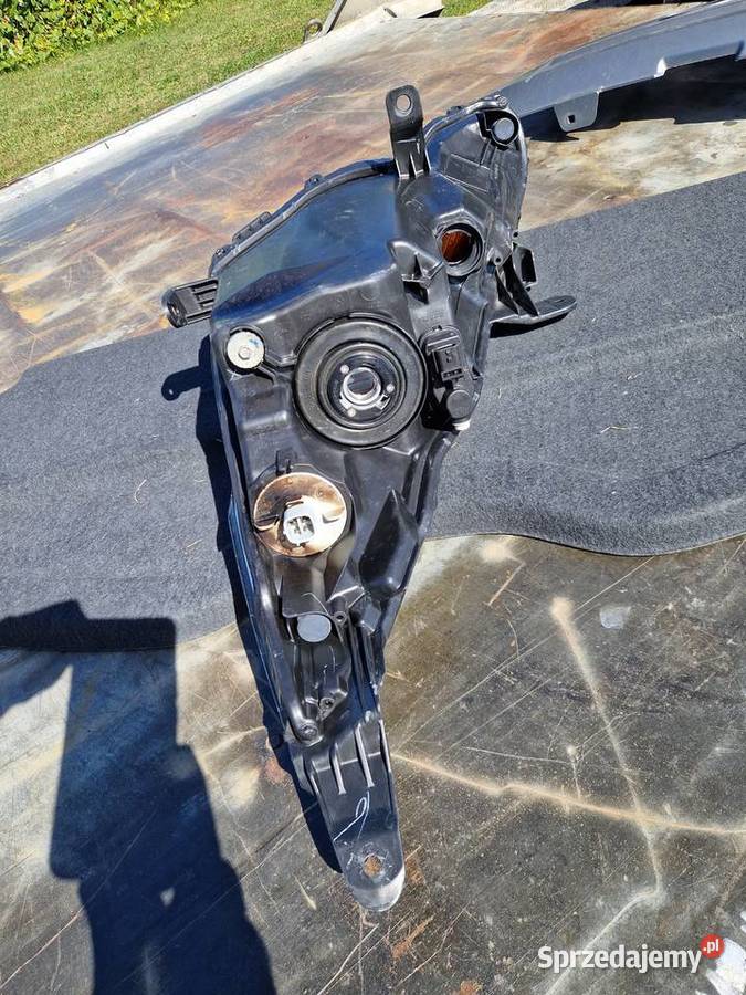 Toyota Aygo II reflektor halogen LED ORG LED prawe Mielec