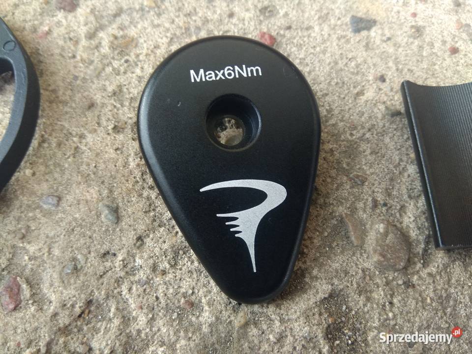 Kokpit kierownica zintegrowana carbon karbon łódzkie Koluszki