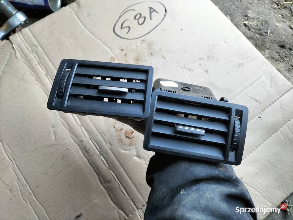 FORD FOCUS C MK1 2004 KRATKA NAWIEWU PRAWA LEWA osobowe Kamień-Kolonia