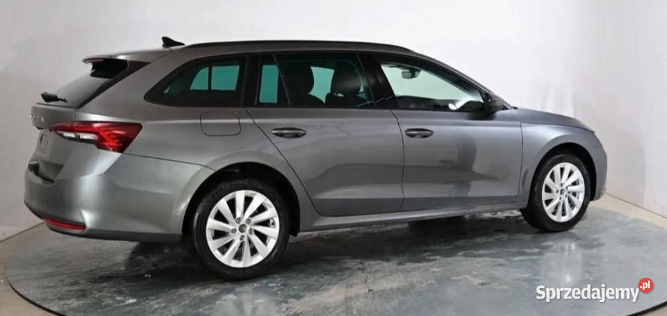 Skoda Octavia Combi wersja Selection Szybki kupiony w polskim salonie Warszawa sprzedam