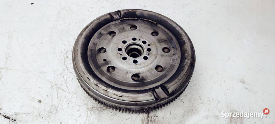 SPRZĘGŁO KOŁO DWUMAS AUDI A3 8V 18 06J105266AK osobowe Przystajń
