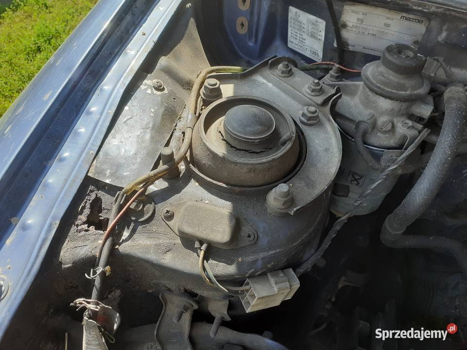 1990 Mazda 323 BG sedan 17D 323 Puchaczów