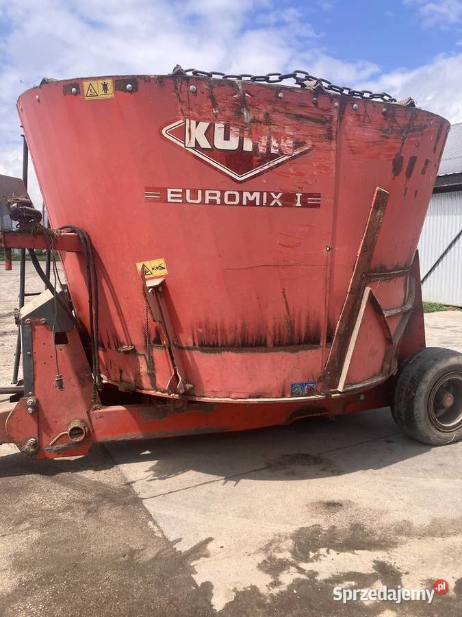 Paszowóz pionowy KUHN 870 euromix 10m Łosice sprzedam