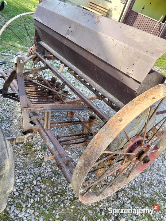 Siewnik zbożowy 17 lejowy w całości na części Huta Koszary sprzedam