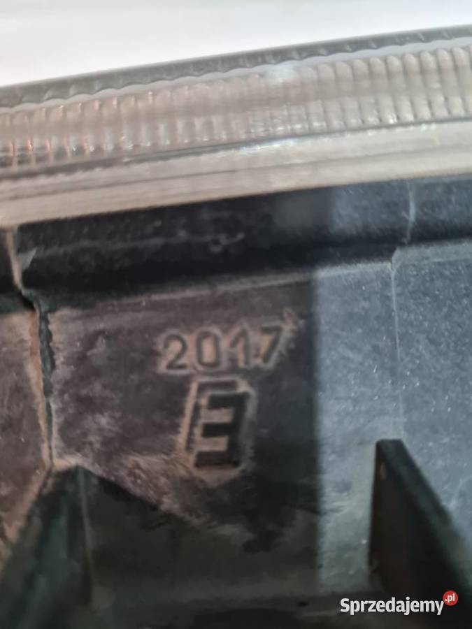 POLONEZ CAROLampa przednia lewa osobowe Kielce sprzedam