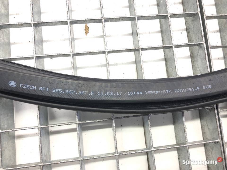 USZCZELKA DRZWI TYŁ LEWA SKODA OCTAVIA III podkarpackie