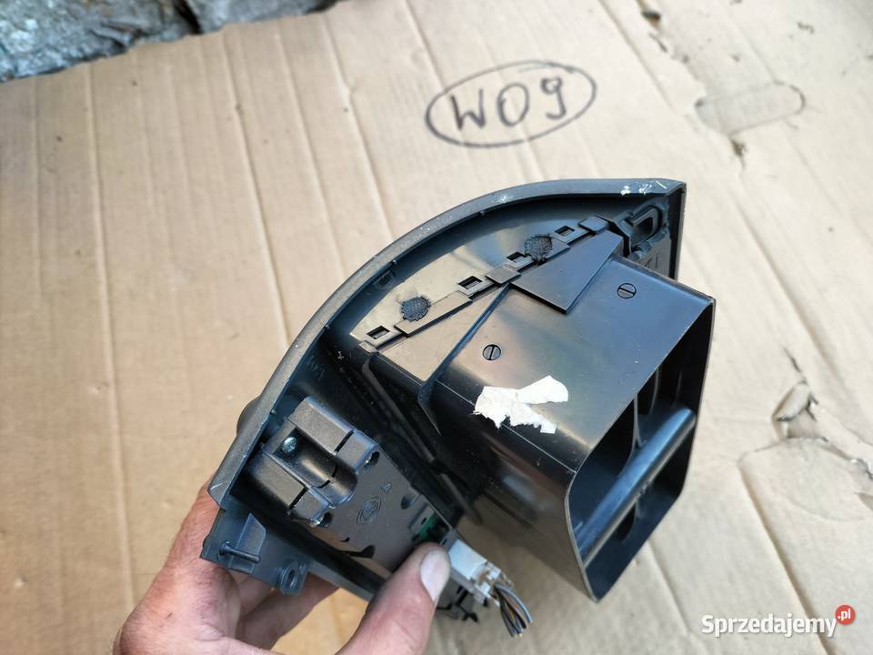 FIAT PUNTO MK1 ŚRODKOWA KRATKA NAWIEWU osobowe