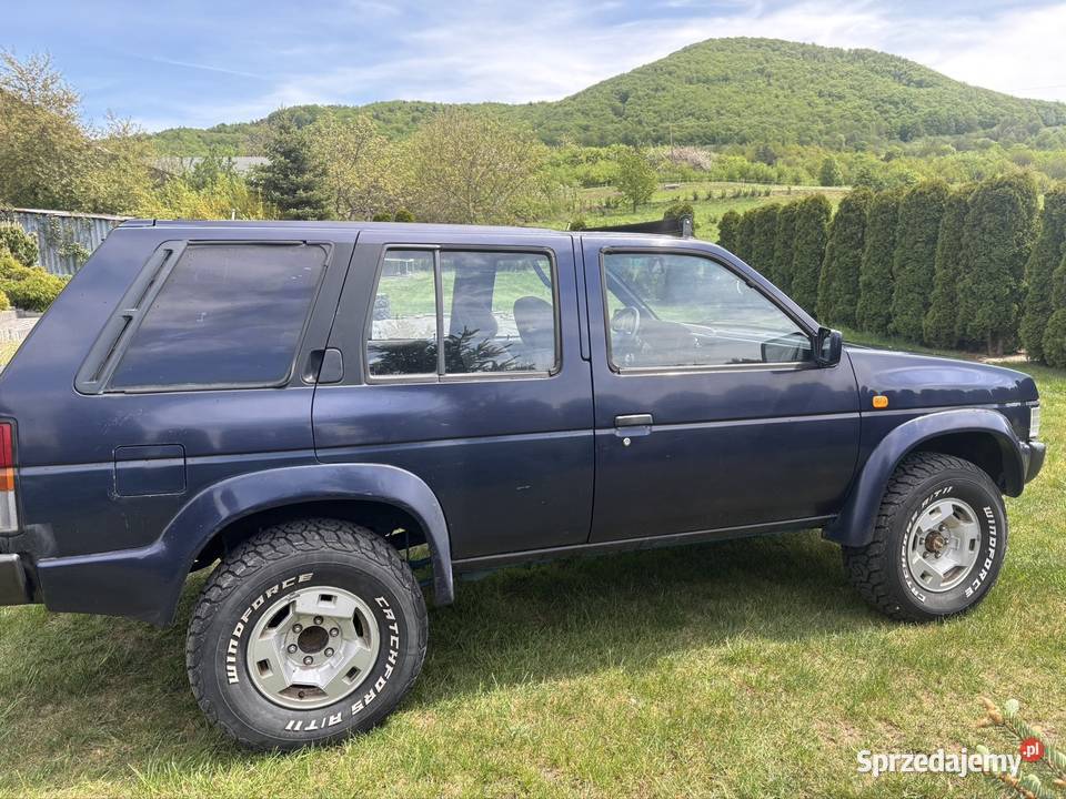 Nissan Terrano 1 30 benzyna v6