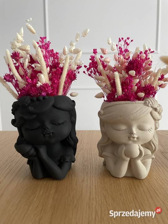 Doniczka betonowa z dekoracją prezent Doniczki i osłonki Tłuszcz