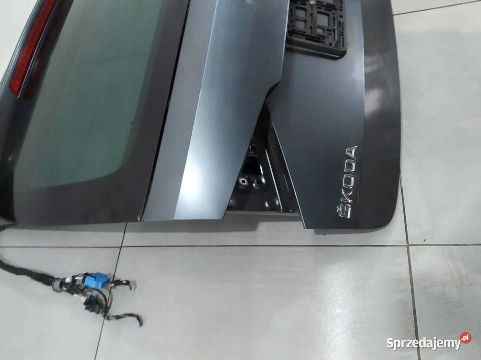 KLAPA TYŁ SZYBA KOMBI Skoda Superb III 2015
