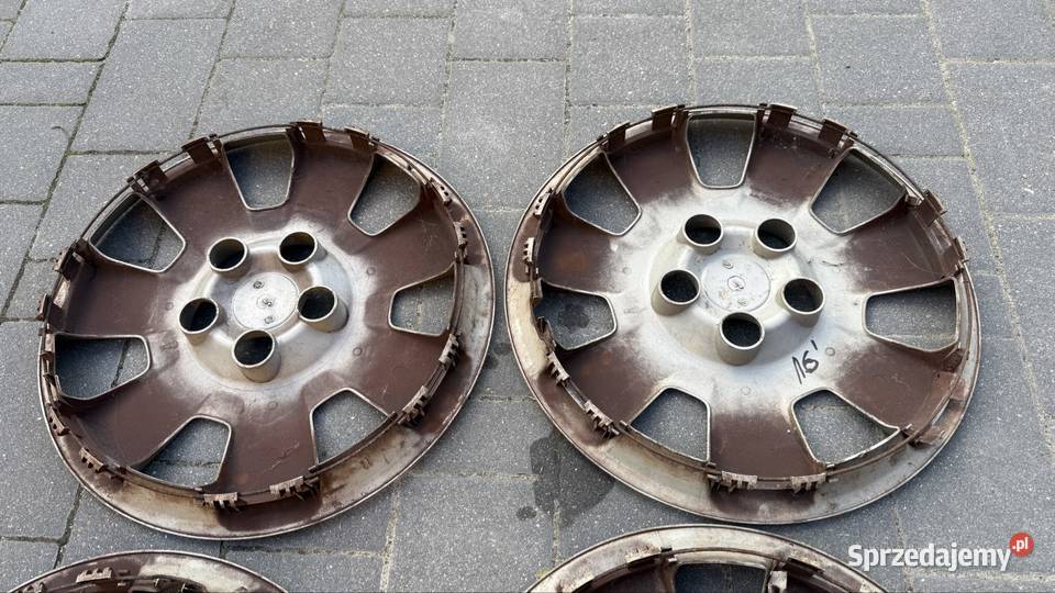 Kapsle kołpaki 16 Toyota Radom