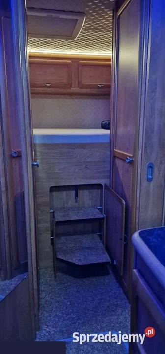 Frankia I 700 Samochód kepmingowy I rej 042001r Rok produkcji 2001 Nowiny sprzedam