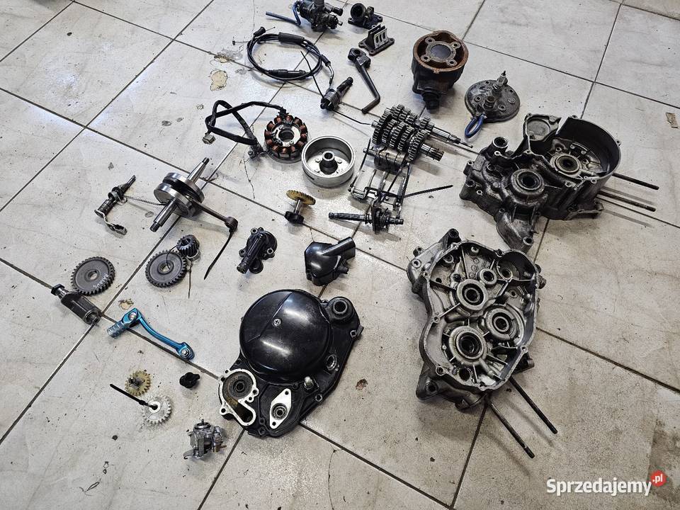 Silnik AM6 części wał cylinder kapa skrzynia