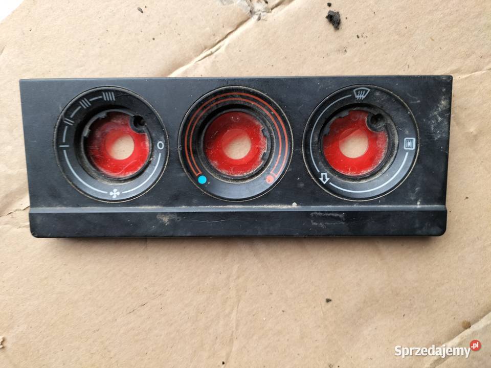 AUDI B4 80B4 NAKŁADKA NA PANEL NAWIEWU Kamień-Kolonia