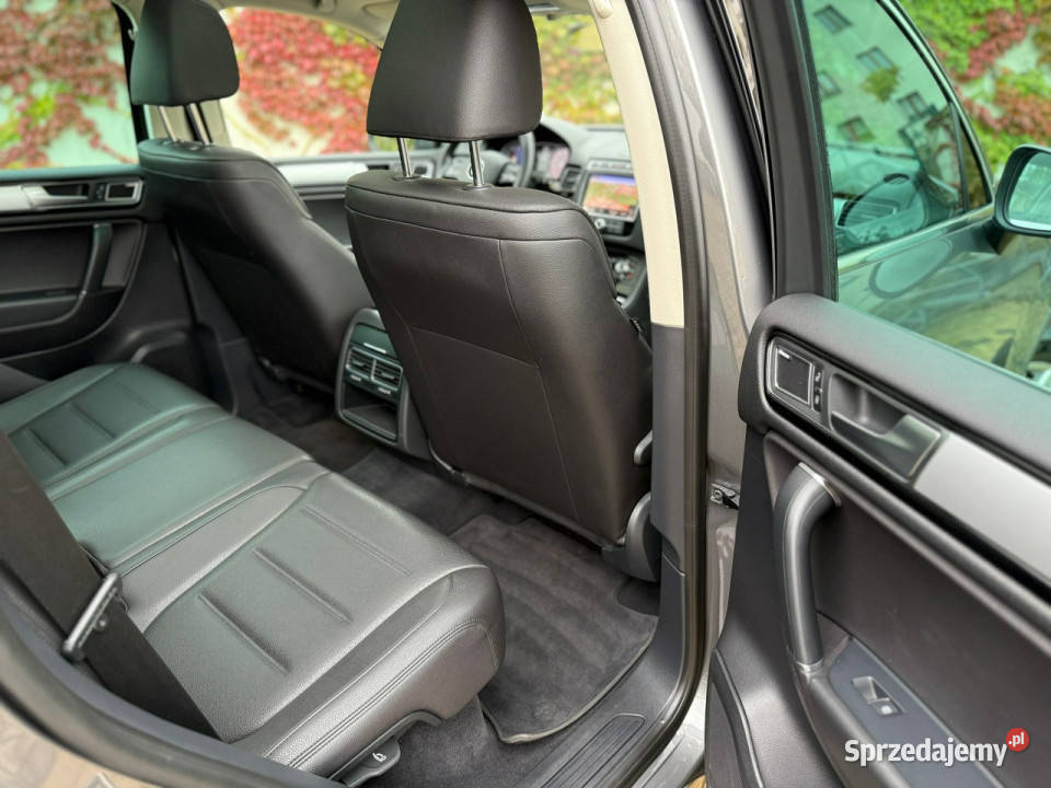 Volkswagen Touareg 36 FSI 4Motion HAK 35T II światła do jazdy dziennej Tarnowskie Góry sprzedam