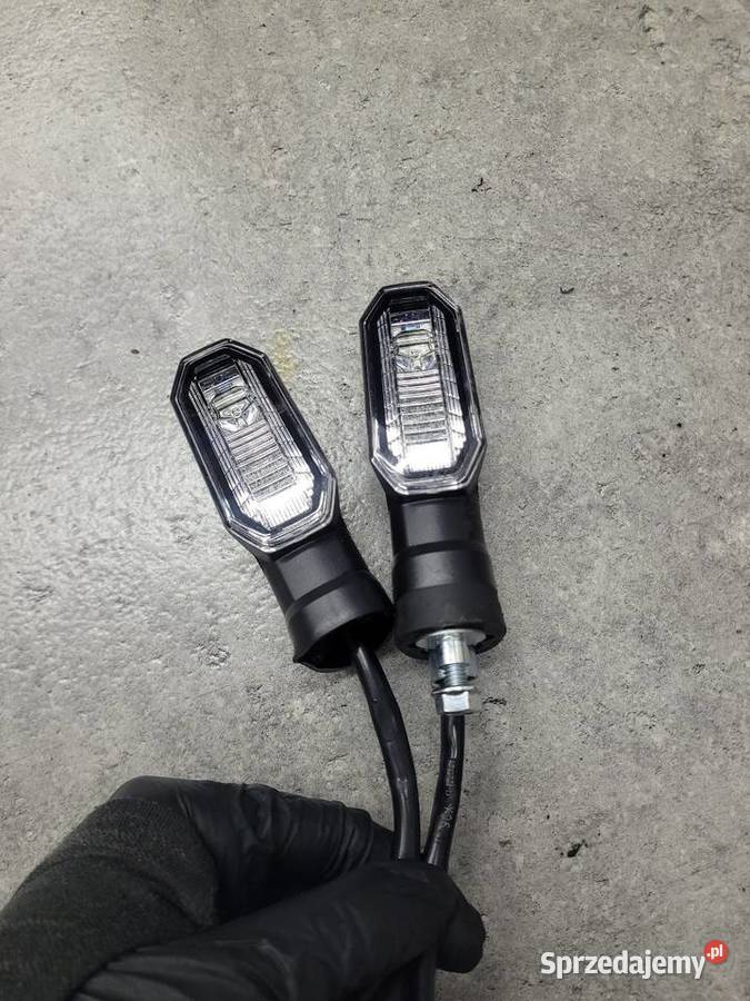 SUZUKI GSX8R GSX 8 R KIERUNKOWSKAZ Nowy Tomyśl