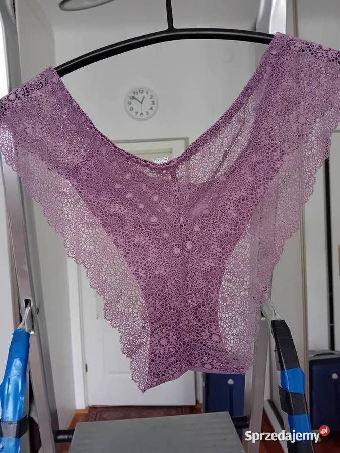 majteczki nieużywane z elegancką koronką Warszawa