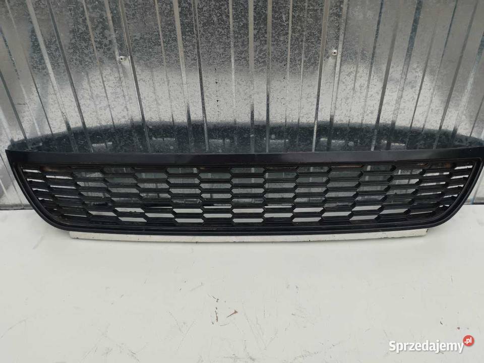 ATRAPA GRILL VOLKSWAGEN POLO 6R0853677A