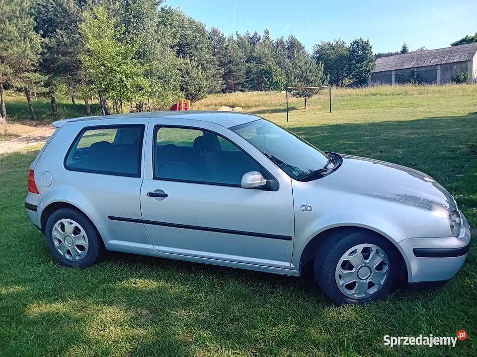 Volkswagena Golf 4 14 16V benzgaz sekwencja srebrny Samochody osobowe Leśnica sprzedam
