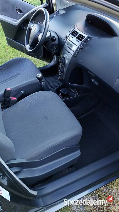 Toyota Yaris 13 B 1016 biegówSuper stanz Niemiec Hatchback