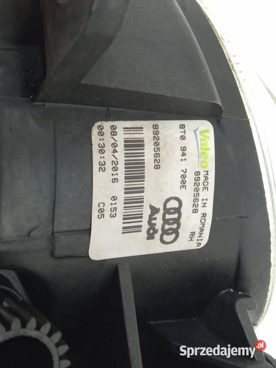 HALOGEN PRZÓD LEWY PRAWY KPL 8T0941700E sprzedam