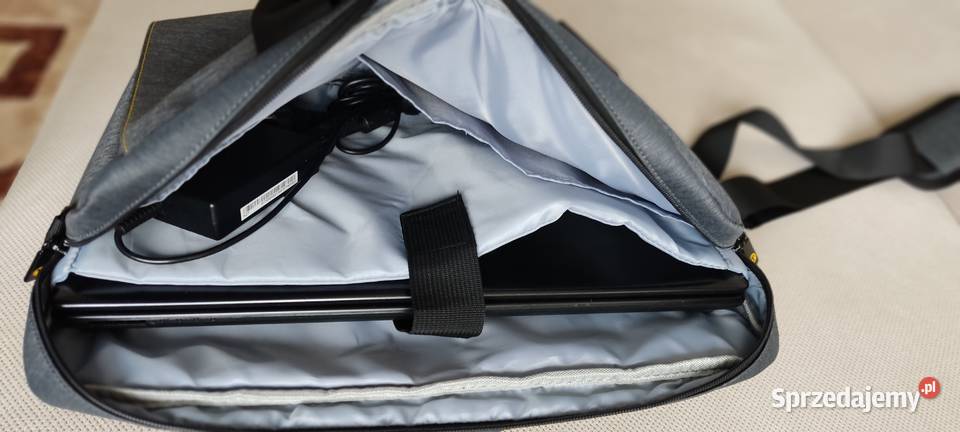 Laptop Acer Aspire E1572 z zasilaczem myszą i