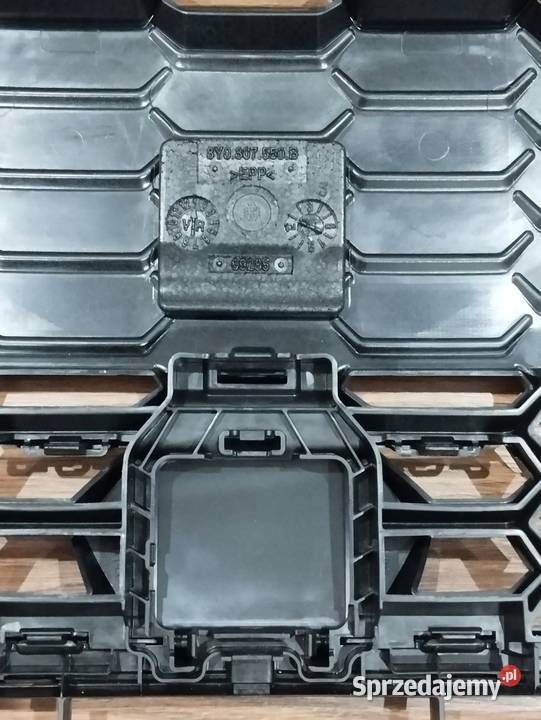 GRILL ATRAPA AUDI A3S3 8Y0 8Y0853651 Atrapy Wschowa sprzedam