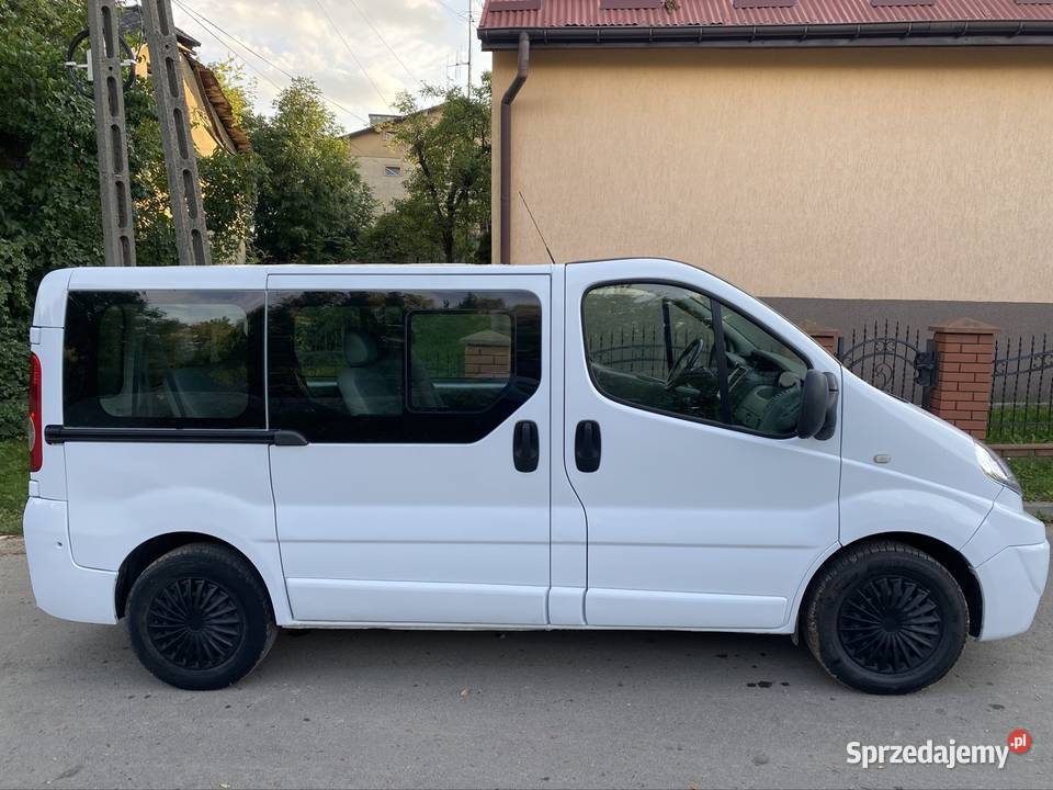 Renault Trafic 2011 20 cdi lift 9 osobowy Hak Rzeszów