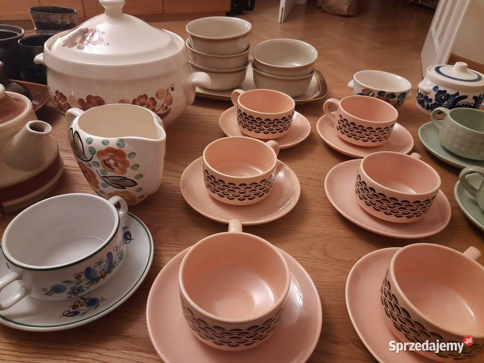 Różnorodna porcelanaPRLPruszków Włocławek Fajans Warszawa sprzedam