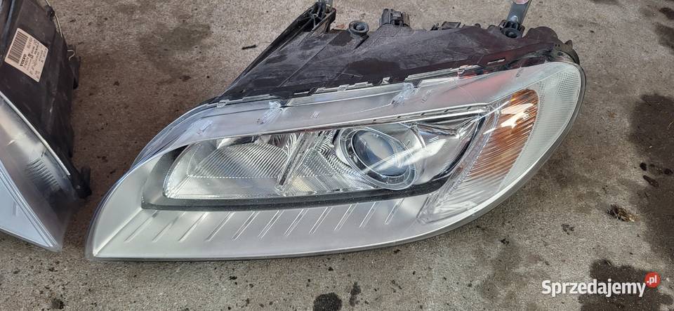 Sprzedam lampy przód volvo xc70 cross country Narol
