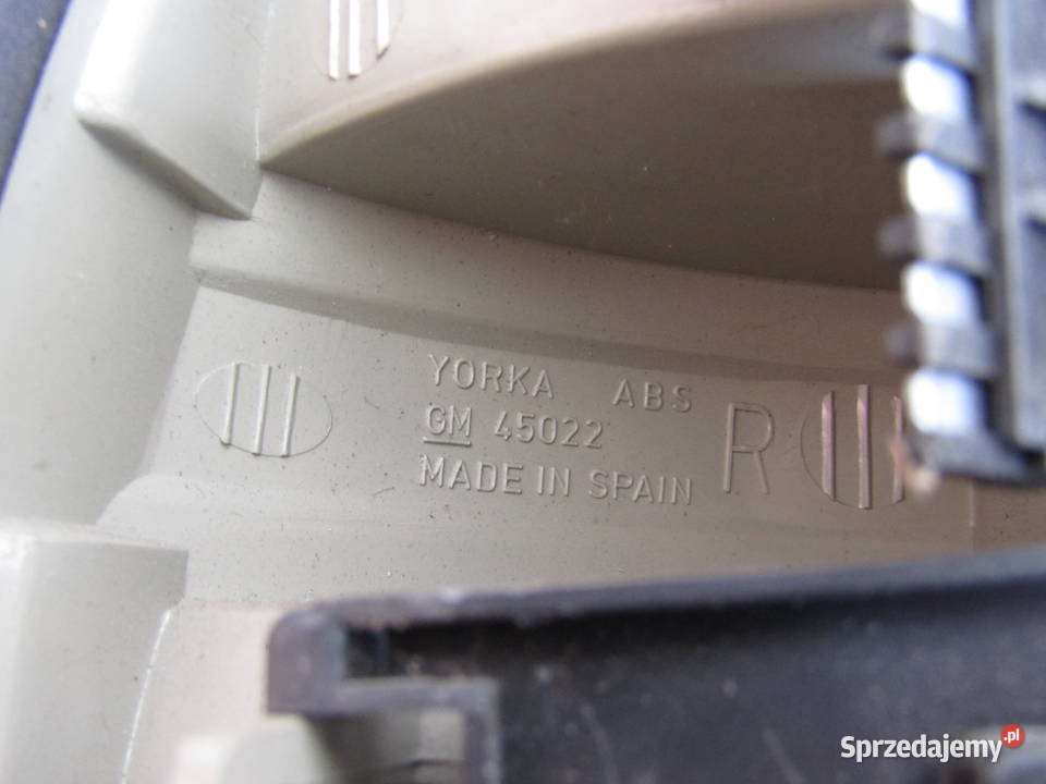 LAMPA TYLNA LEWAPRAWA OPEL CORSA B 3D 4502245021 Mysłaków sprzedam