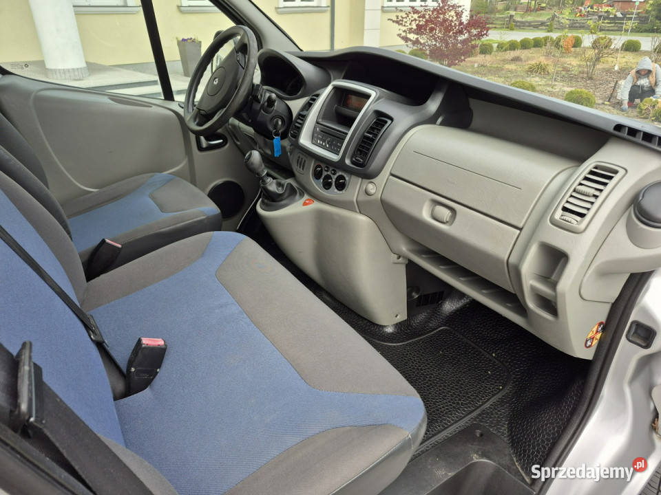 Renault Trafic LONG 9 osobowy PASANGER 115 podgrzewane fotele Drelów