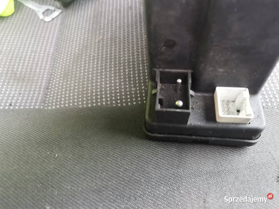 Pompka zamka centralnego Audi 80 B4