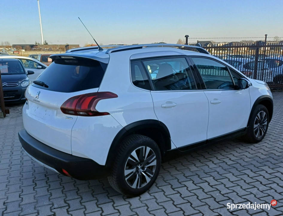 Peugeot 2008 12 110 Automat Navi Solardach I isofix Suchorzew sprzedam
