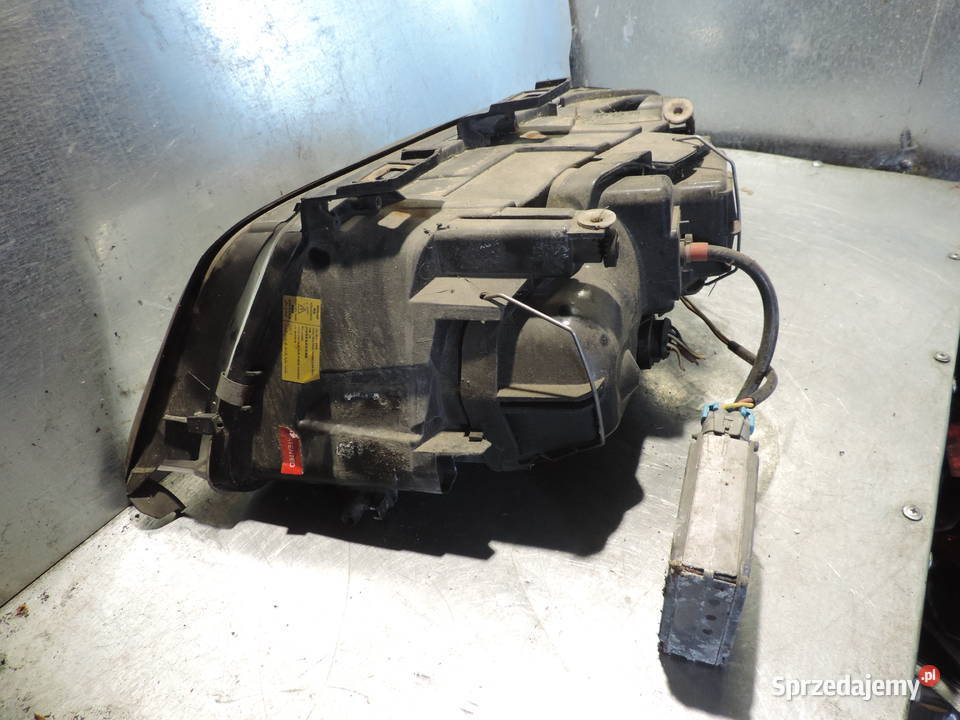 AUDI A6 C5 REFLEKTOR LAMPA PRAWY PRZÓD XENON osobowe