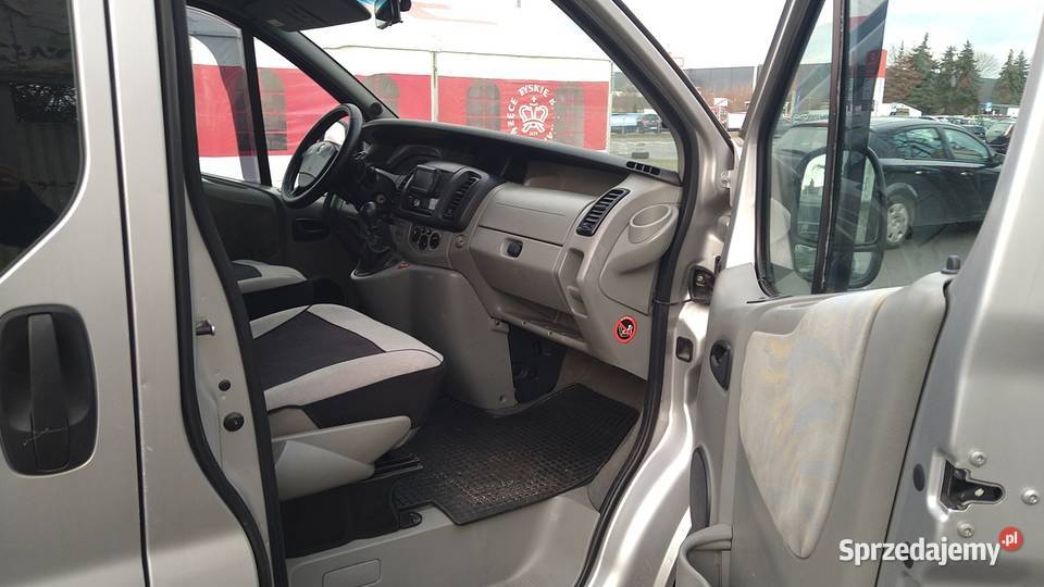renault trafic 2006r 25 diesel 7 osobowy kllima Szczecin