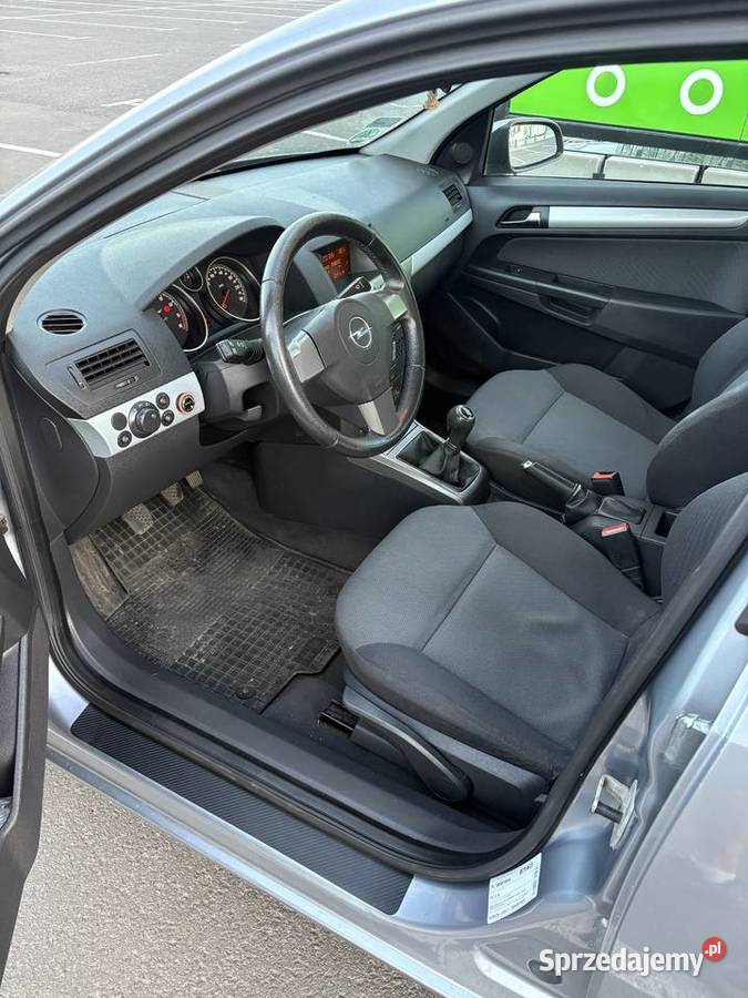 OPEL ASTRA H Kombi 14 Benzyna GAZ nieuszkodzony