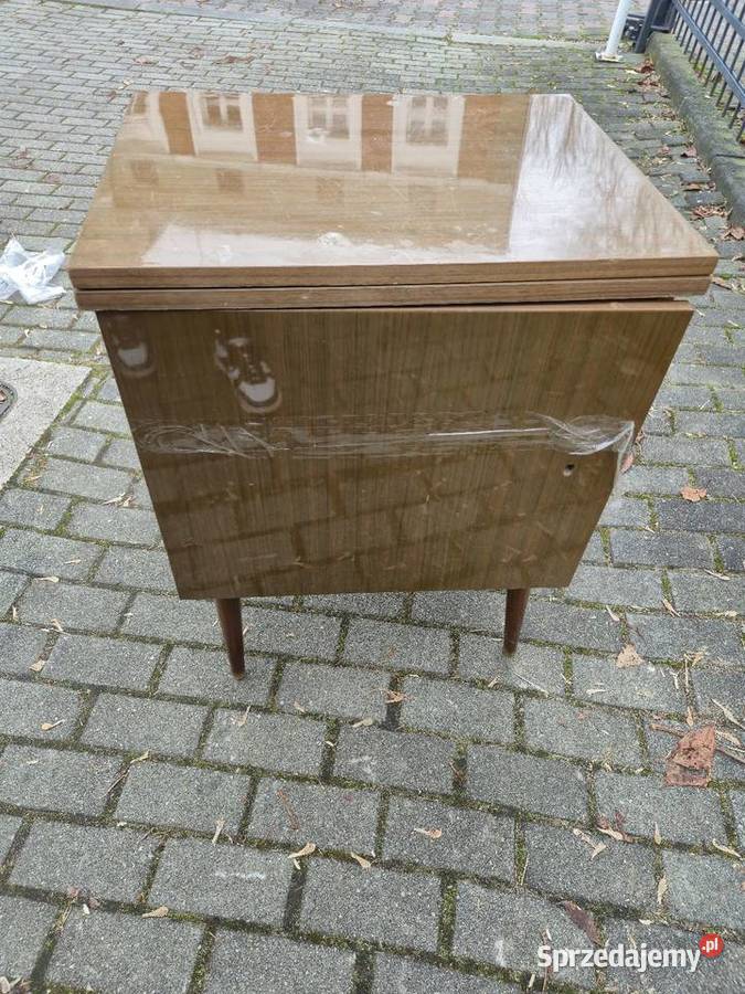 Maszyna do szycia ze stolikiem Łucznik 466