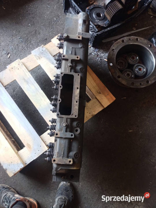 Claas Xerion Cat C9 głowica cylindrów 2134360 Jastrzębniki