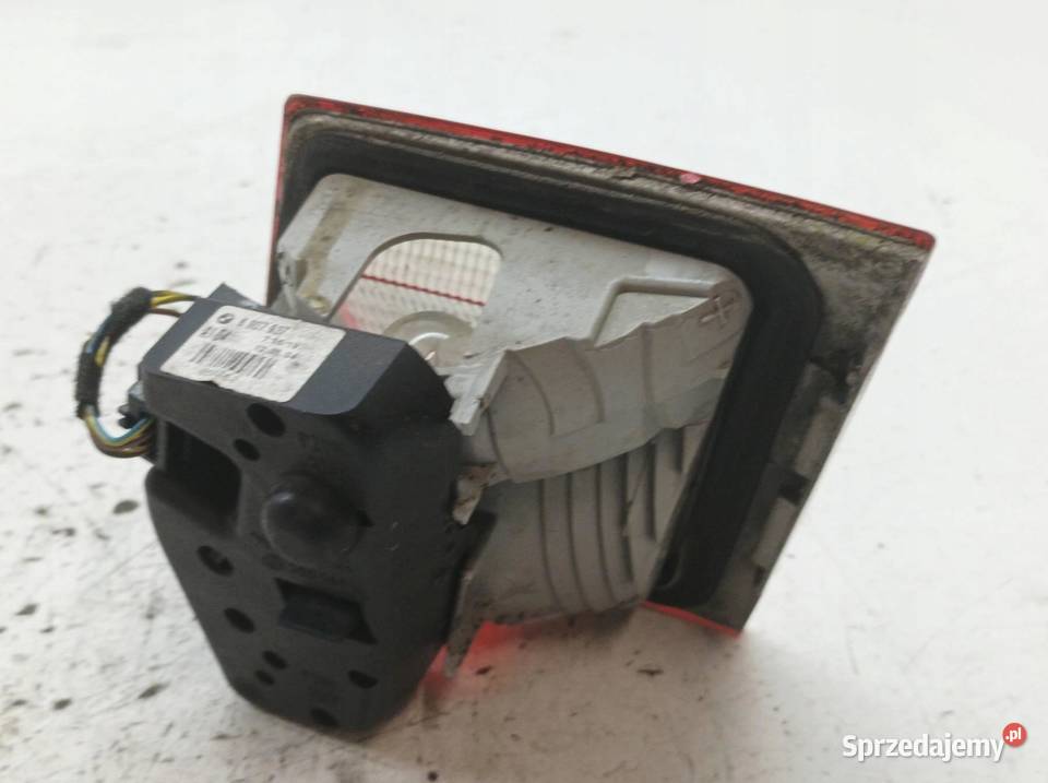 LAMPA TYŁ W KLAPĘ LEWA TOURING Bmw Seria 3 IV sprzedam