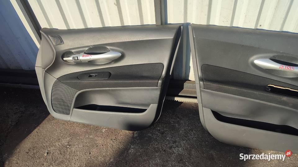 TOYOTA AURIS I LIFT FOTEL KANAPA BOCZKI FOTELE sprzedam
