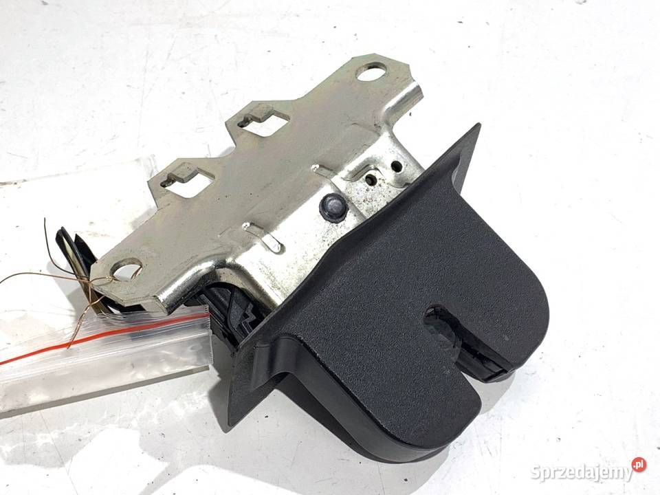 ZAMEK KLAPY TYŁ OPEL INSIGNIA A Hatchback sprzedam