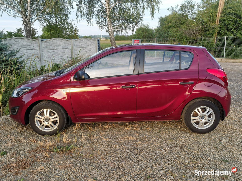 Hyundai i20 12 94150 piękny bordowy z Niemiec Rymanów sprzedam