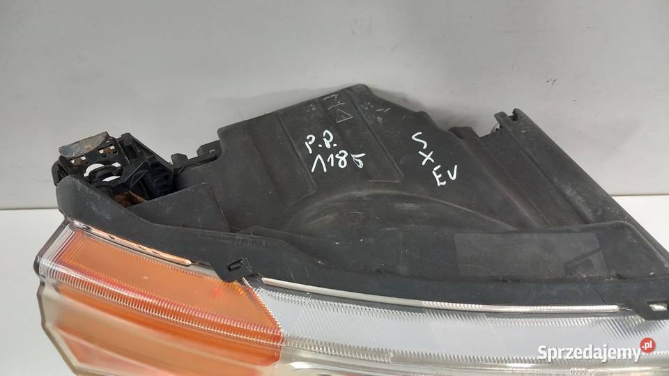 LAND ROVER DISCOVERY III LAMPA PRZÓD PRAWA EU osobowe