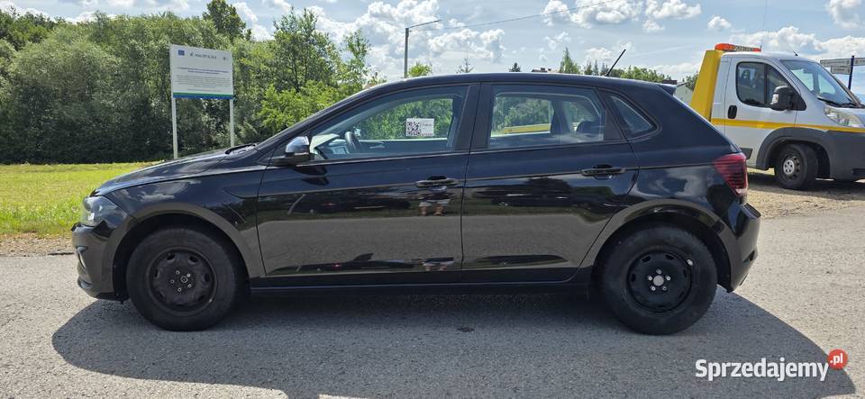 Volkswagen polo 10 mpi lekko uszkodzony